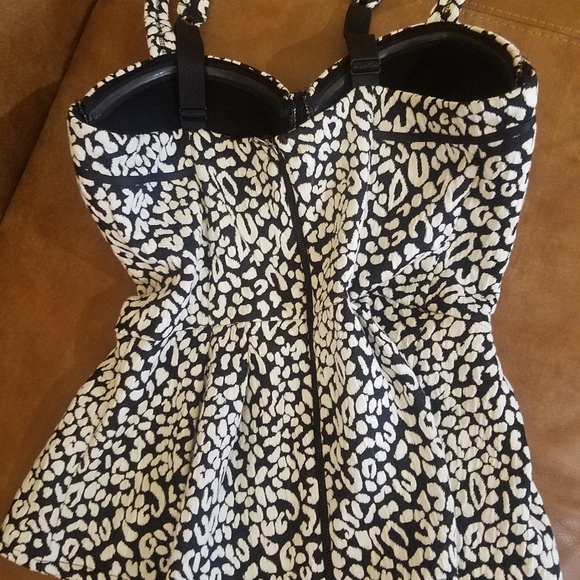 Geuss Zippered Bustier - Medium - Picture 4 of 5